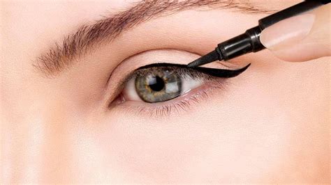 The Half Magic Beauty Liner: Your Shortcut to Bold Eyes